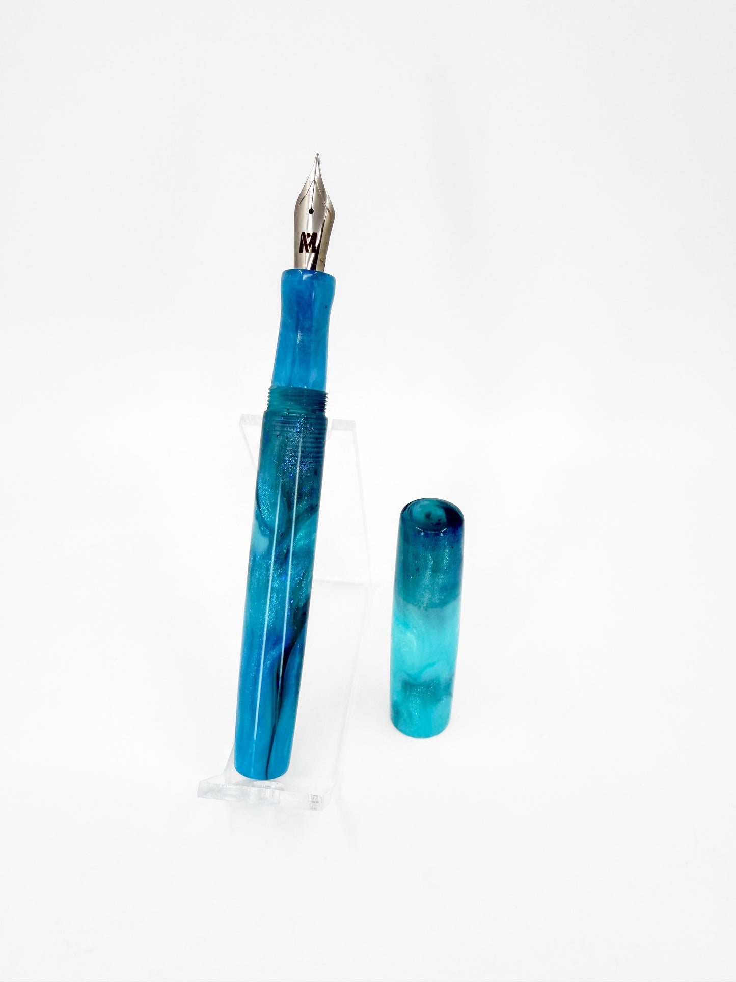 Ghostlight Glow Fountain Pen: B6