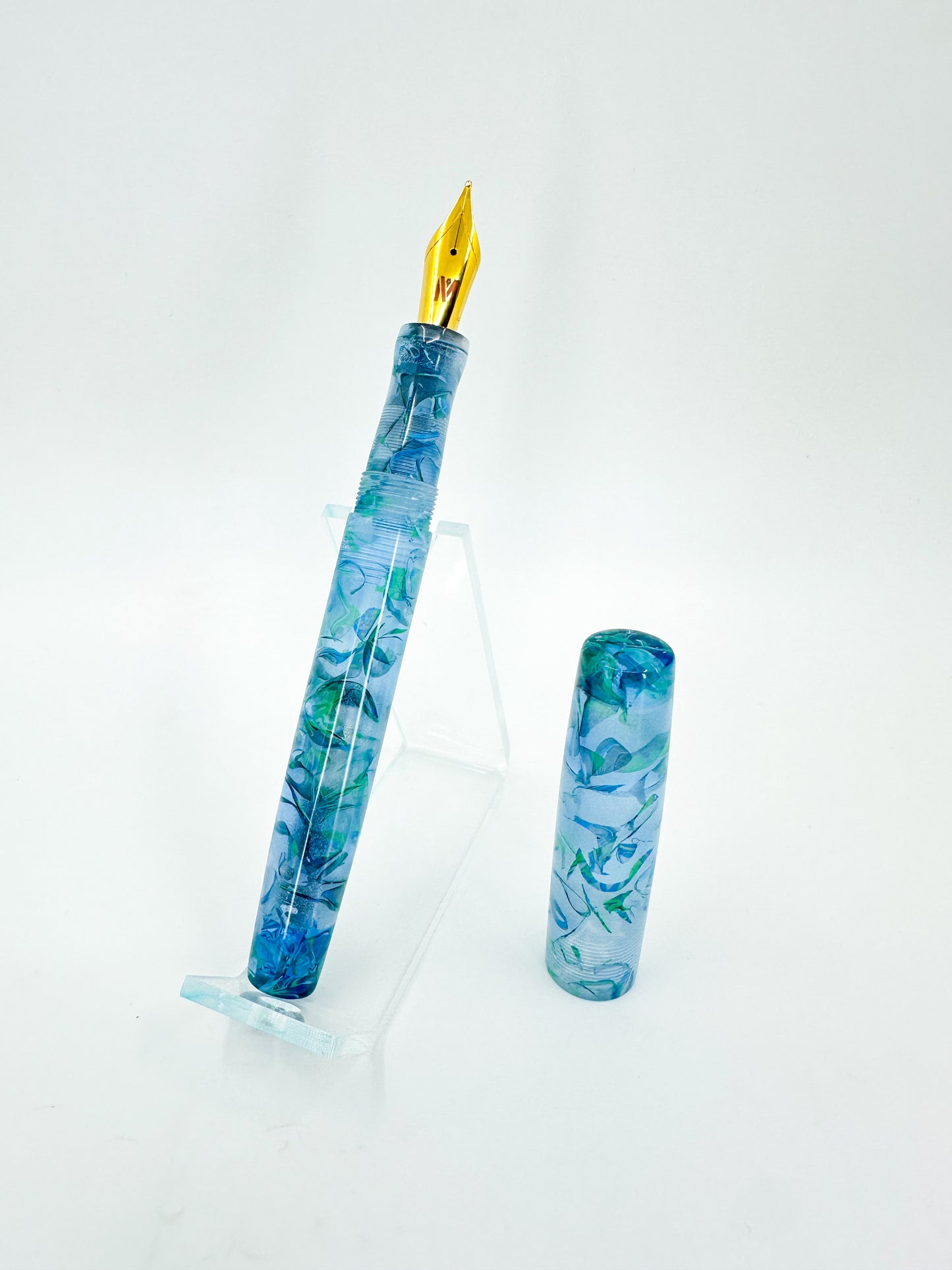 Blue Ribbons Fountain Pen