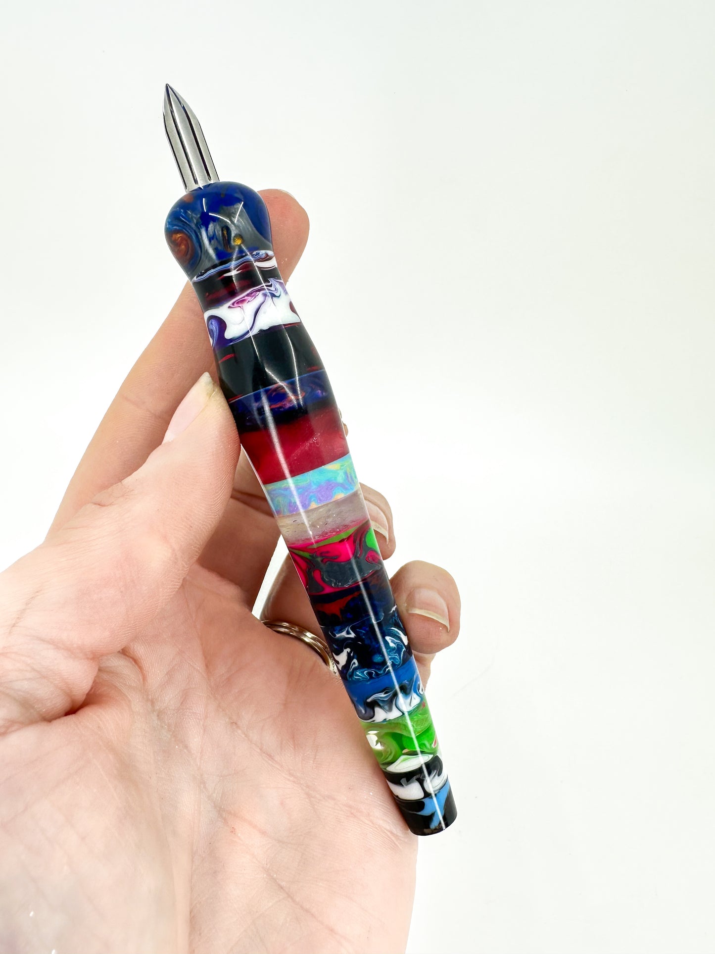 Stratified Nib Holder with Dark Green Opal Finial: B9